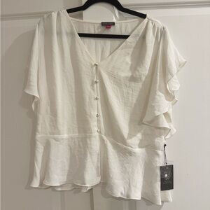 Vince Camuto Ivory Flutter Sleeve Button Blouse – Size L – NWT
